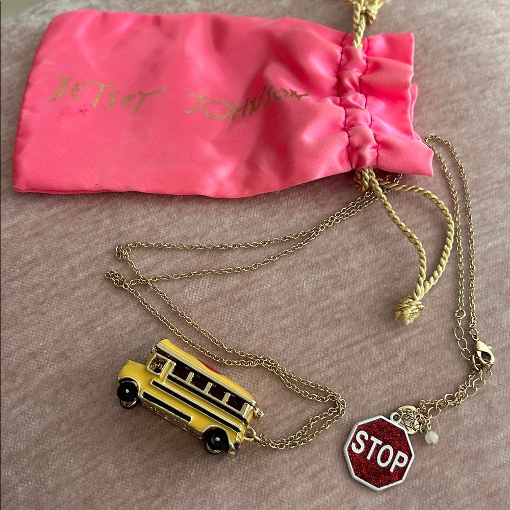 Betsey Johnson school bus pendant necklace 💕